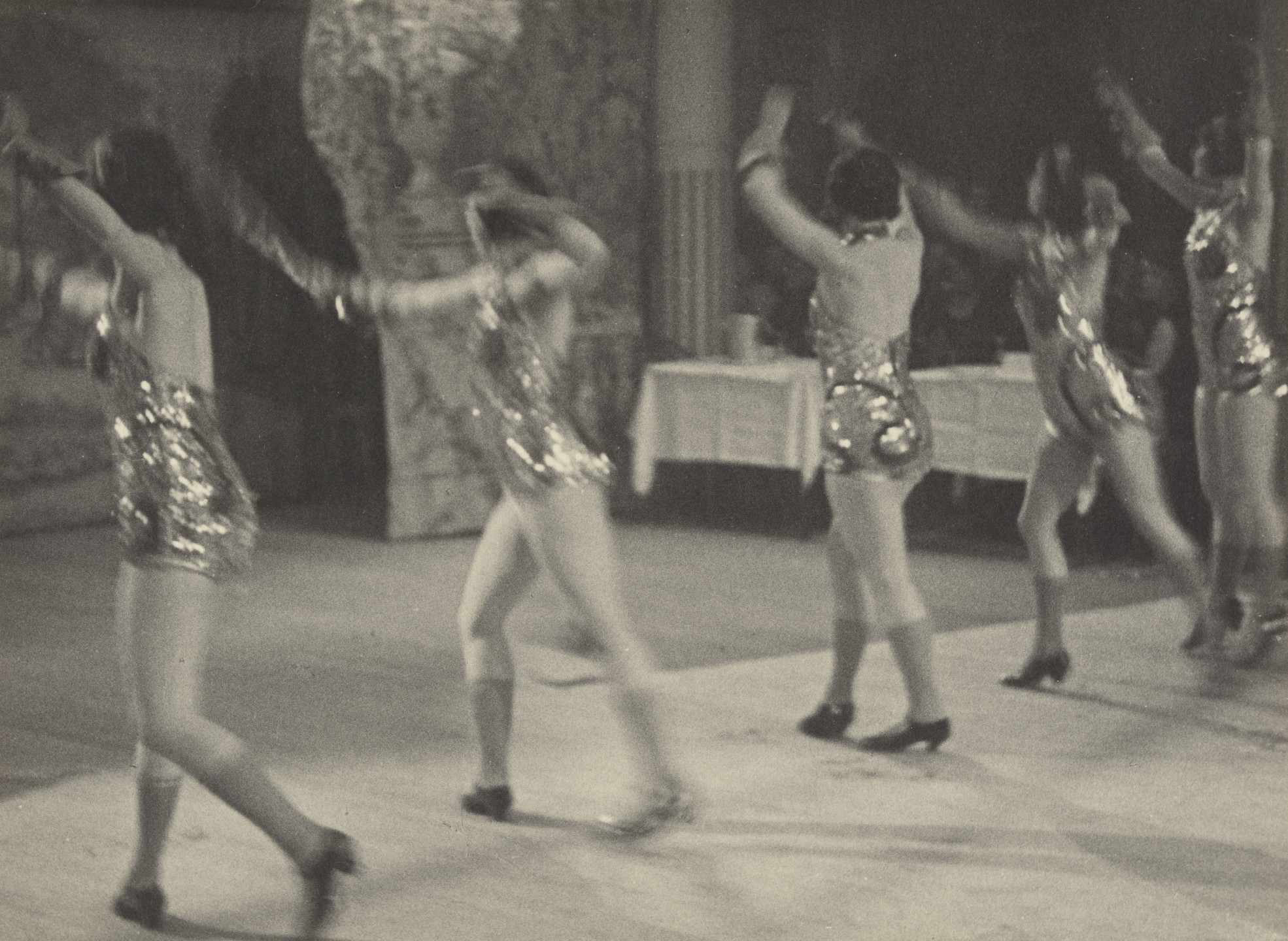 Ilse Bing. Moulin Rouge. 1931