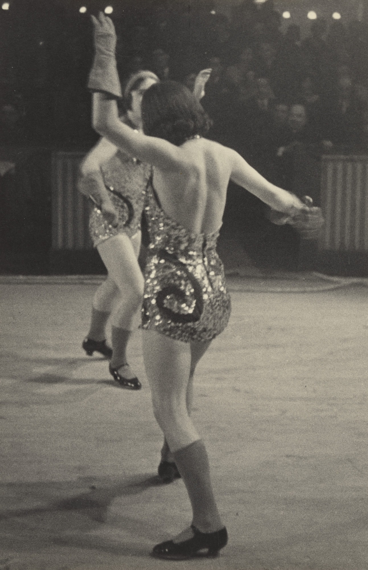 Ilse Bing. Moulin Rouge