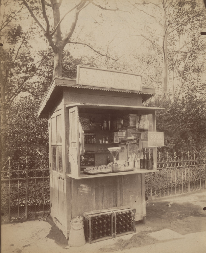 Boutique, square du Bon Marché, rue de Sèvres