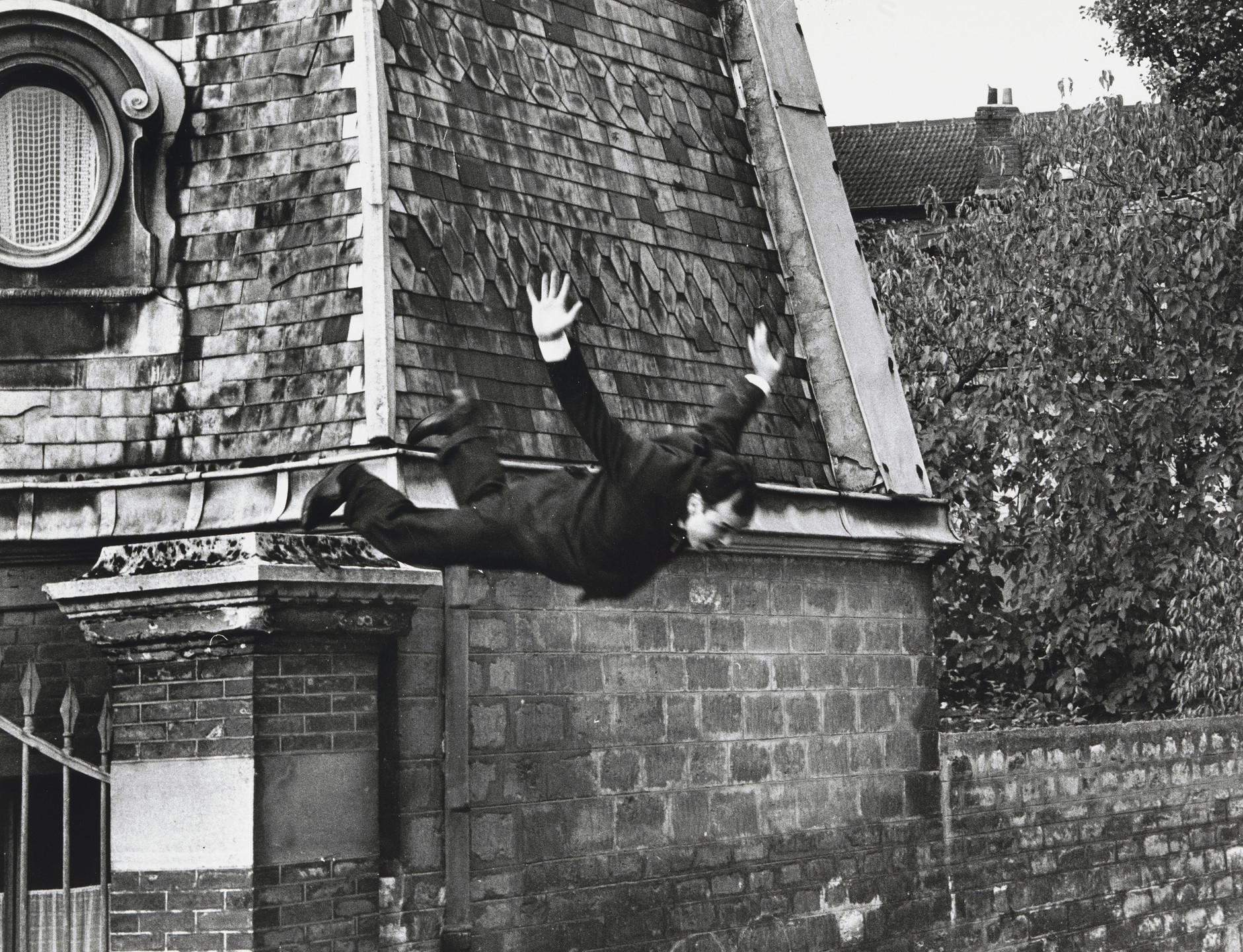 Yves Klein, Harry Shunk, János Kender. Leap into the Void. 1960