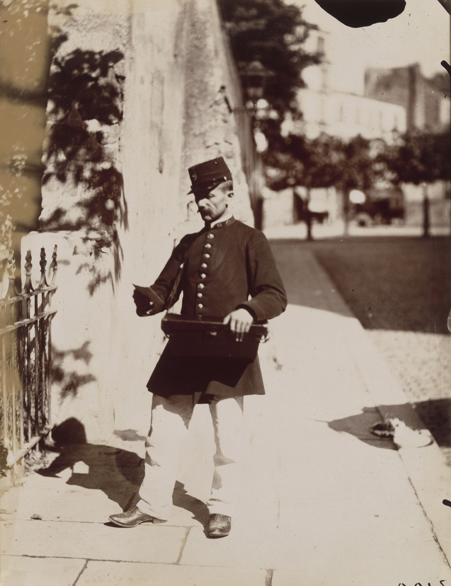 Eugène Atget. Facteur