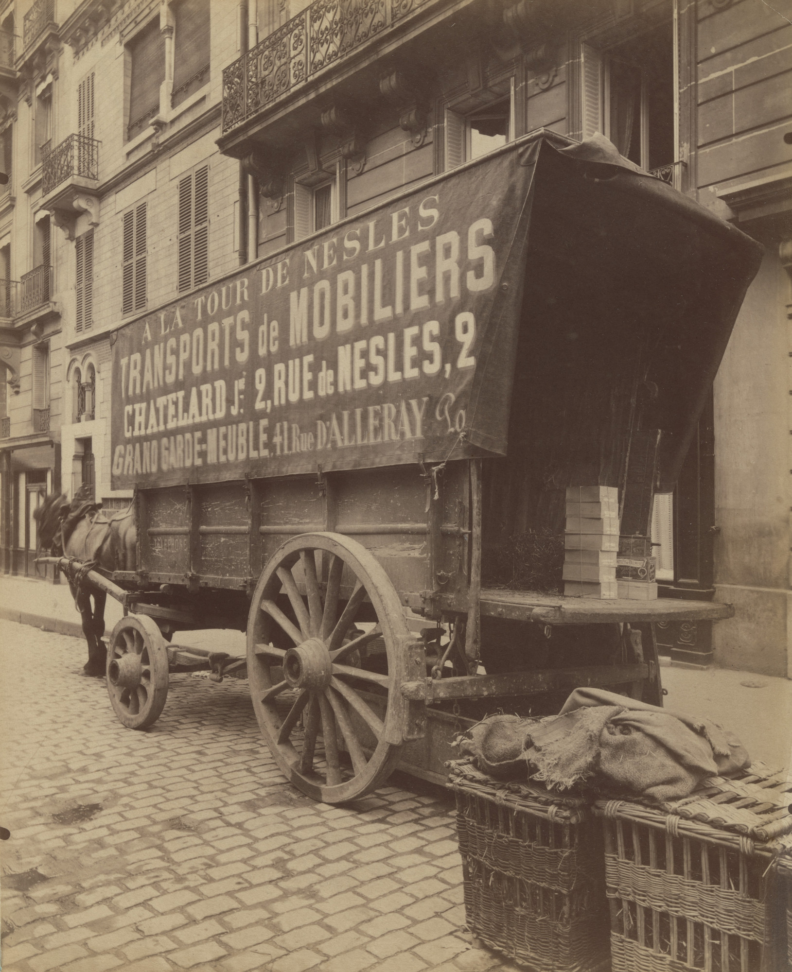 Les voitures d'Atget Eugène Atget Voiture de Déménagement | MoMA