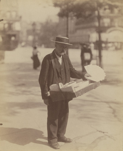 Eugène Atget. Marchand de papier (Paper merchant). 1899-1900