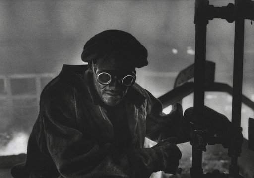 Steelworker、 Pittsburgh/ユージン スミス/ポスター W1siZiIsIjI4OTU3MCJdLFsicCIsIm