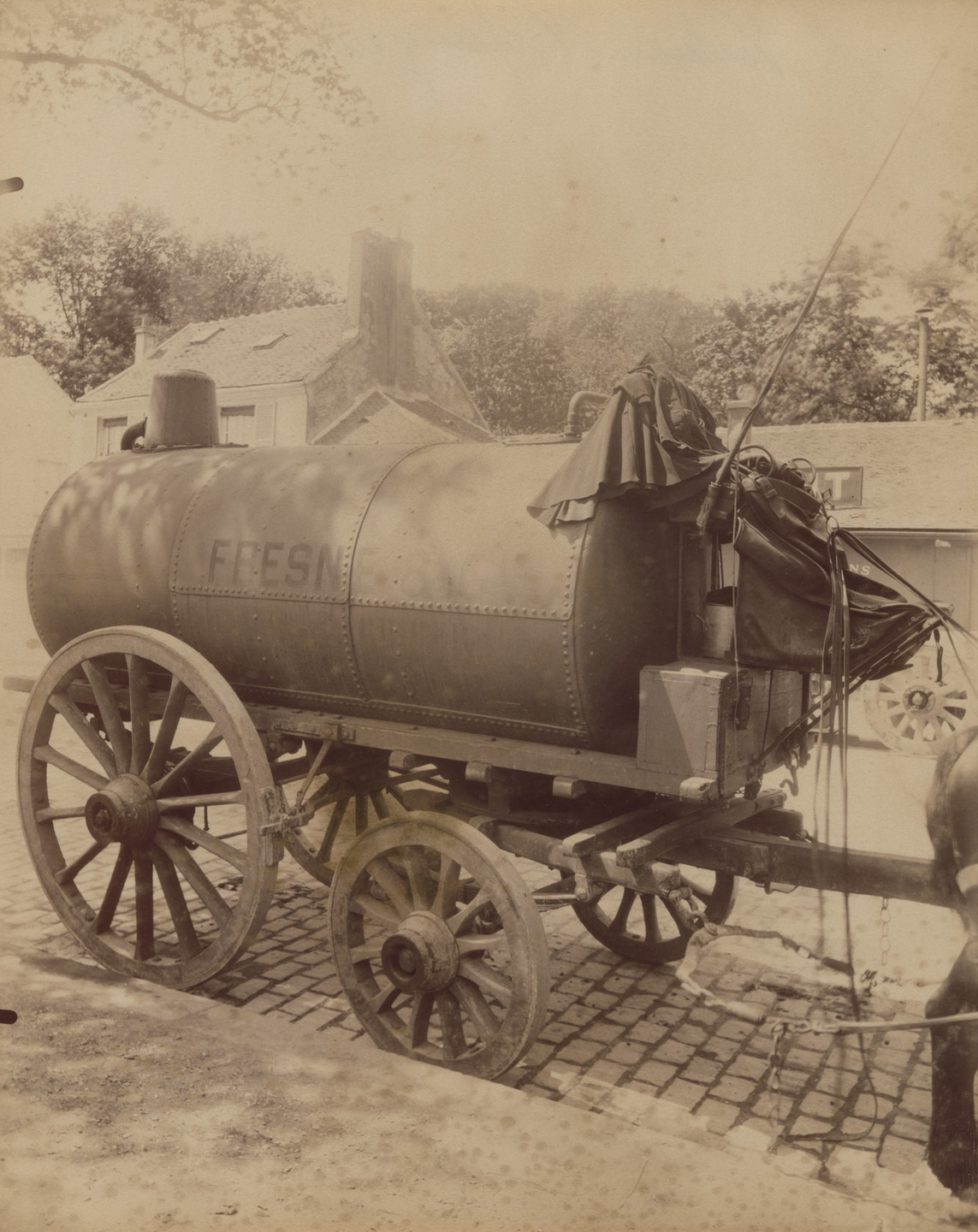 Eugène Atget. Voiture vidangeur. 1908 | MoMA