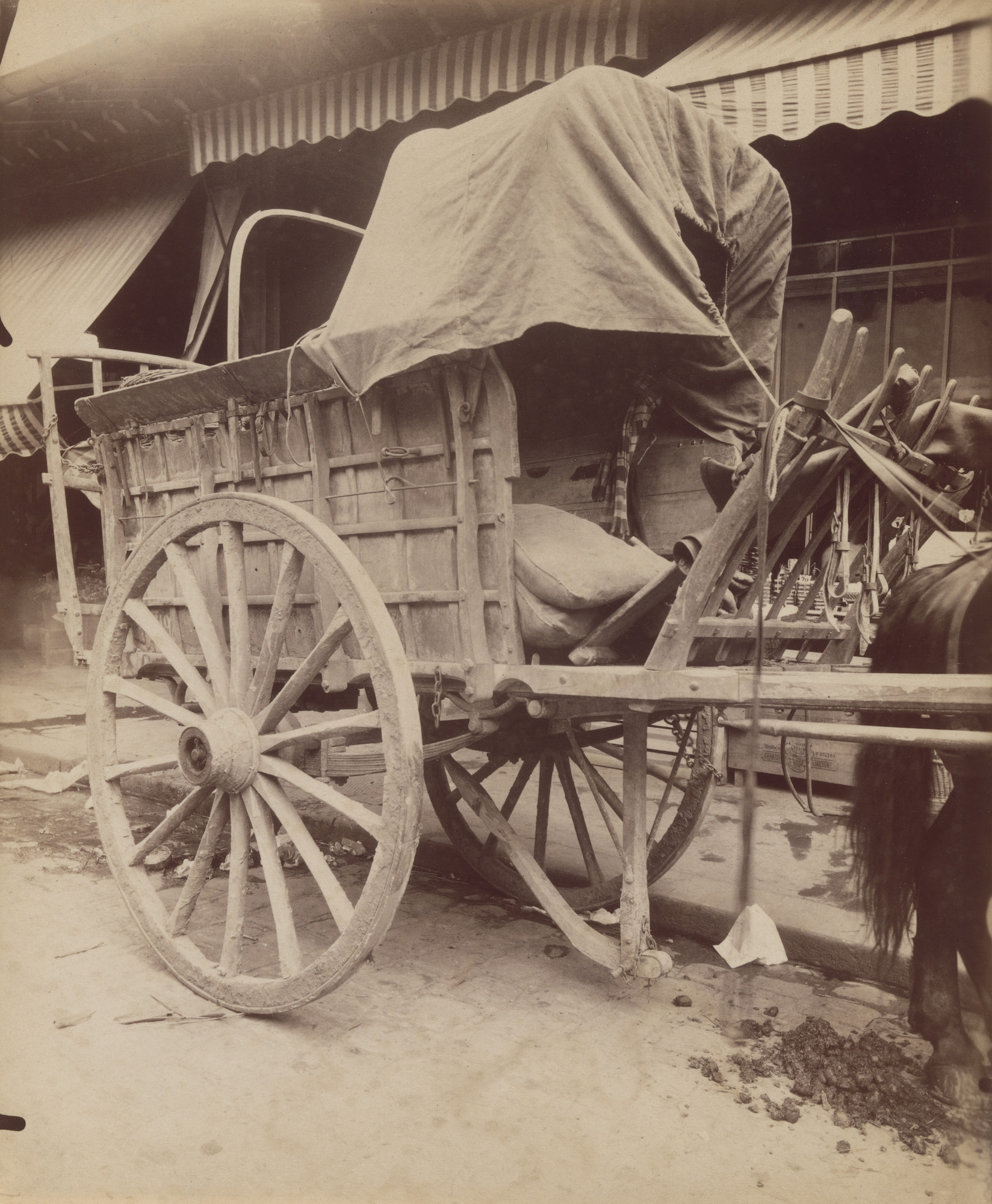 Eugène Atget. Voiture Maraîcher