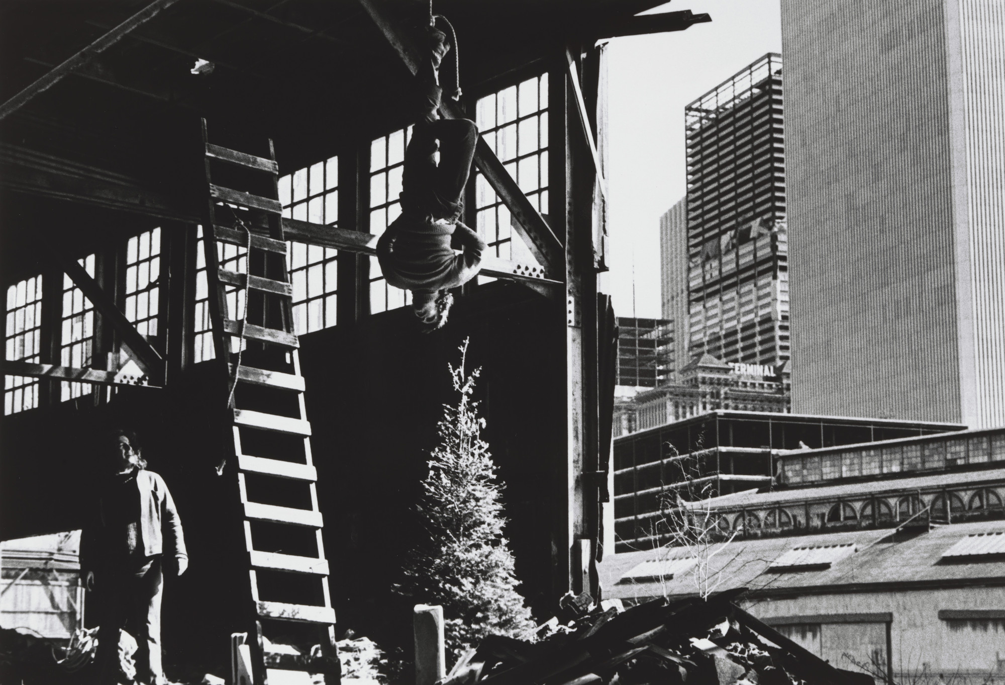 Gordon Matta-Clark, Harry Shunk, János Kender. Parked Island Barges on the Hudson. 1971