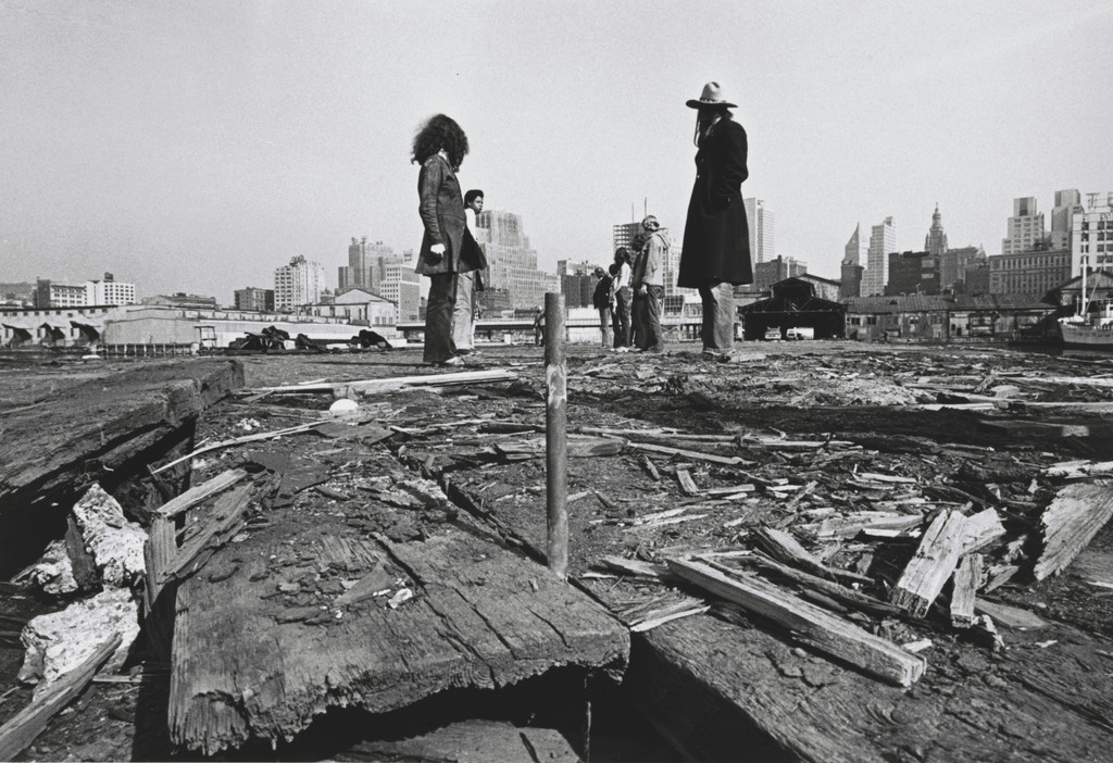 3 Configurations in Anticipation of the Equinox Sunset