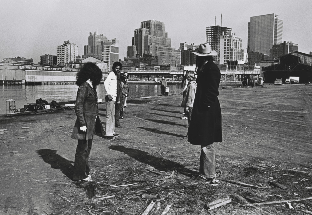 3 Configurations in Anticipation of the Equinox Sunset