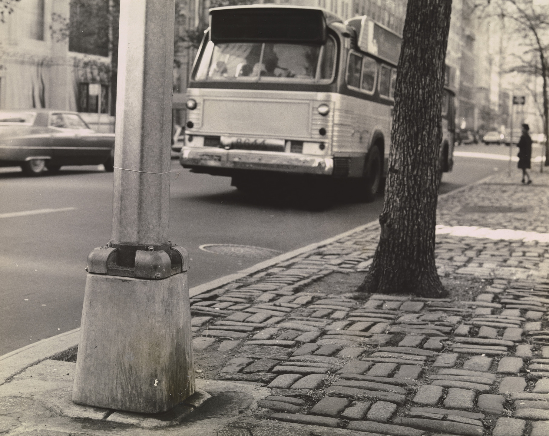 Douglas Huebler. Boston - New York Exchange Shape. 1968