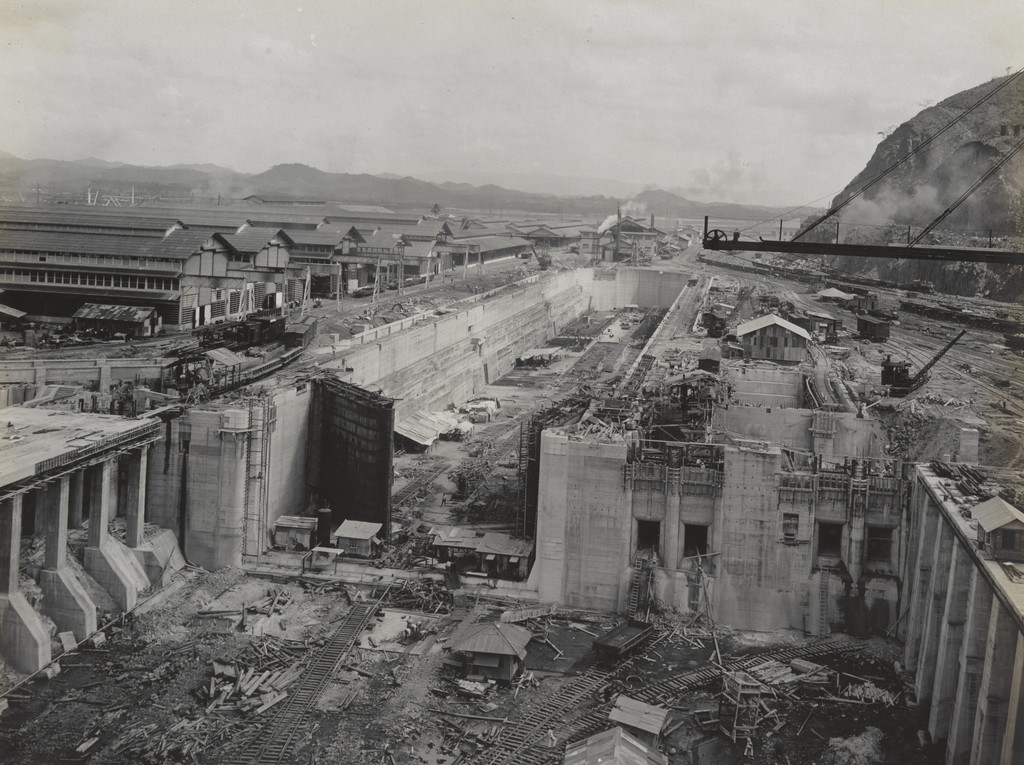 Balboa Terminals. Dry Dock #1. General view showing the south leaf of gate swung back