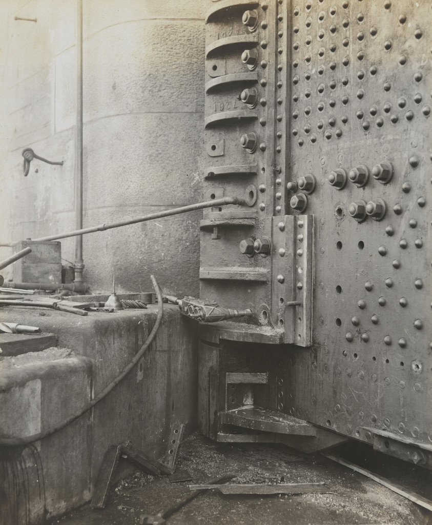 Balboa Terminals. Dry Dock #1. Keel Casting at South Gate of Dry Dock #1 after wedges have been placed and rivers driven