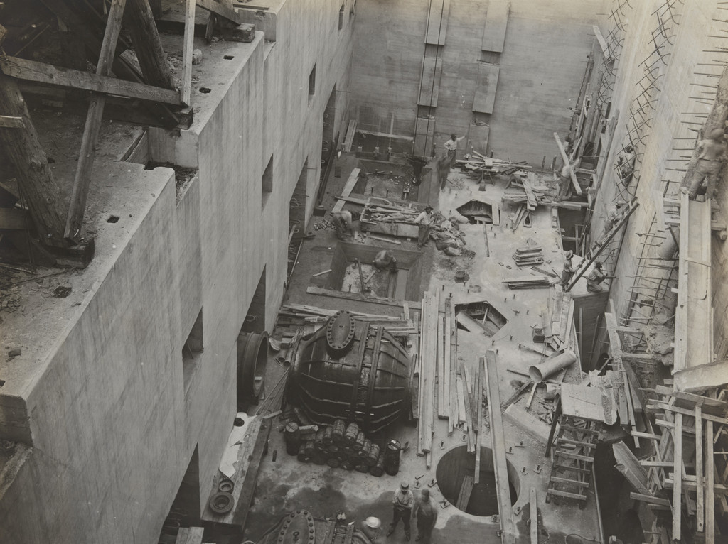 Balboa Terminals. Dry Dock #1. Pumping Plant. Erecting 54 inch check valves. Looking West