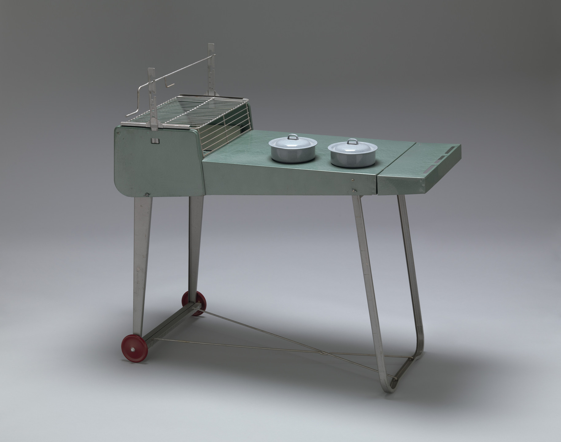 Raymond Loewy. Lawn Chef Portable Grill. c.1950