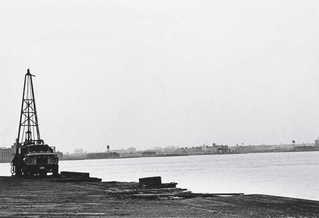 Dan Graham–Pier 18