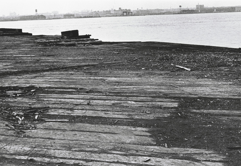 Dan Graham–Pier 18