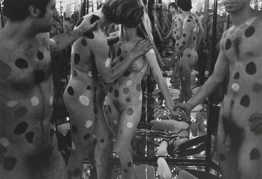 Mirror Performance, New York