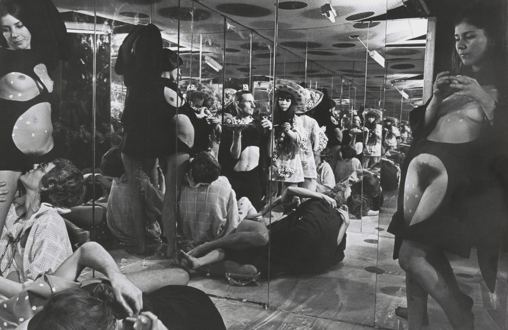 Mirror Performance, New York