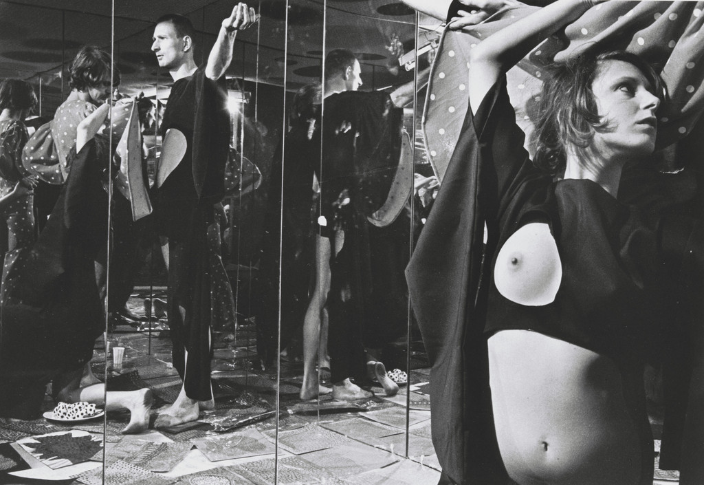 Mirror Performance, New York