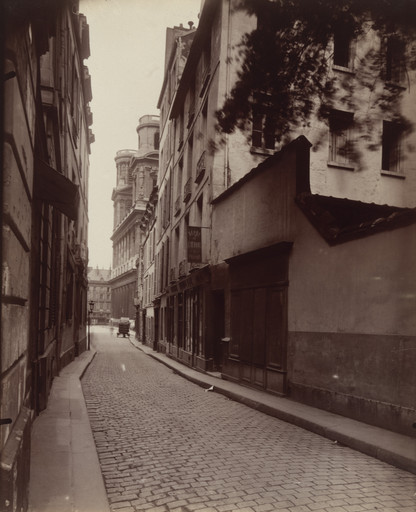 Eugène Atget. Rue Férou. 1923