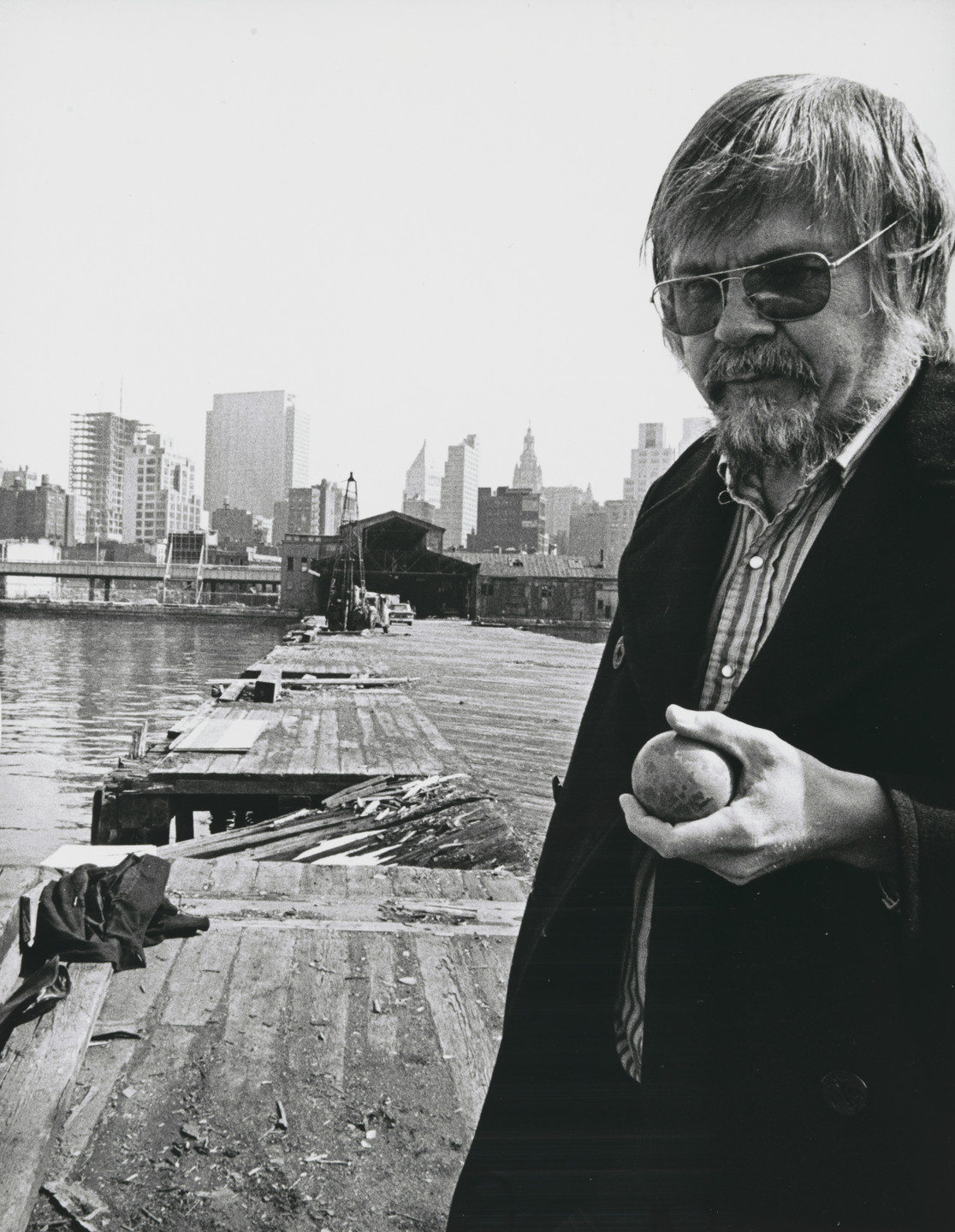 John Baldessari, Harry Shunk, János Kender. Centering Bouncing Ball. 1971