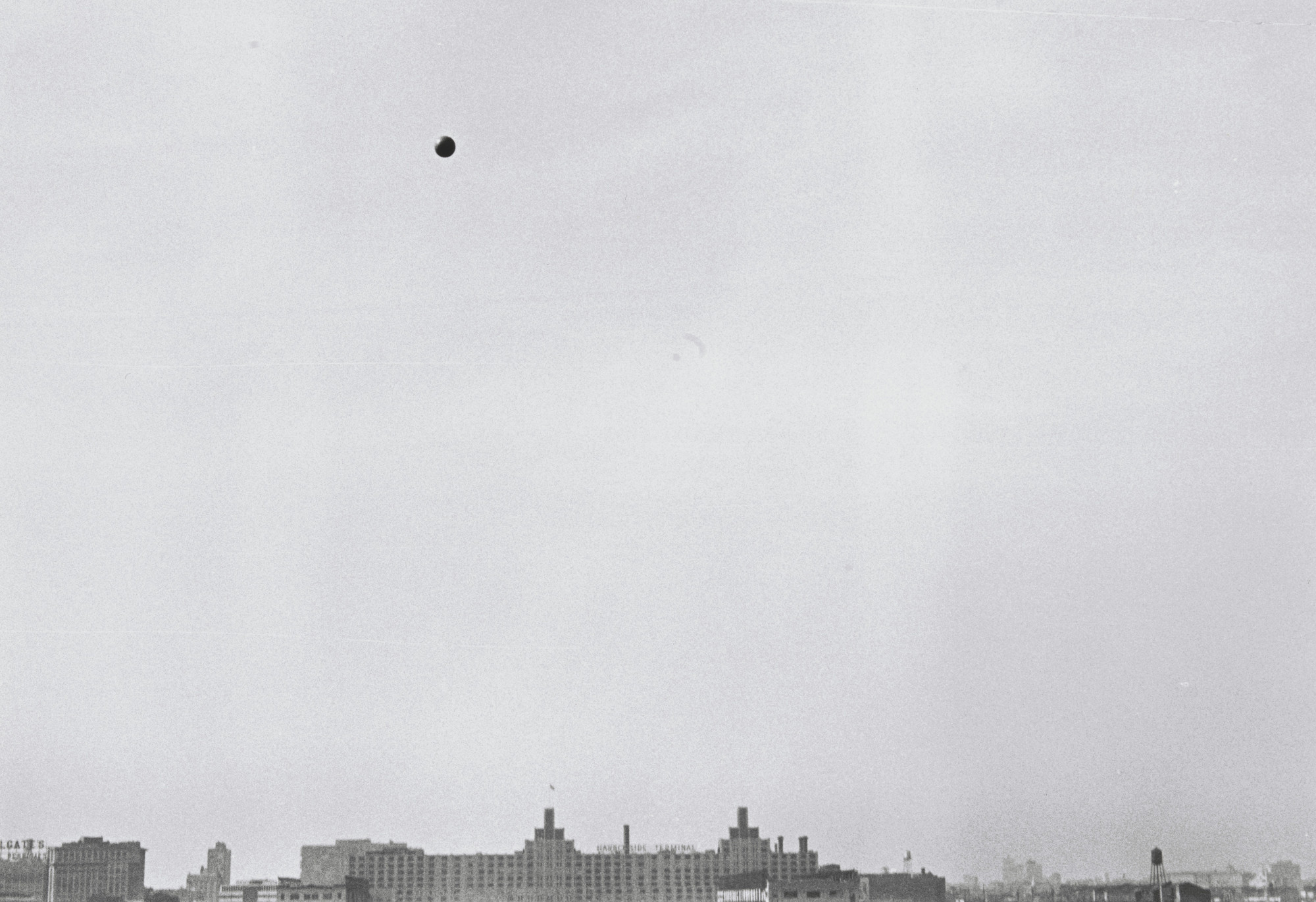 John Baldessari, Harry Shunk, János Kender. Centering Bouncing Ball. 1971