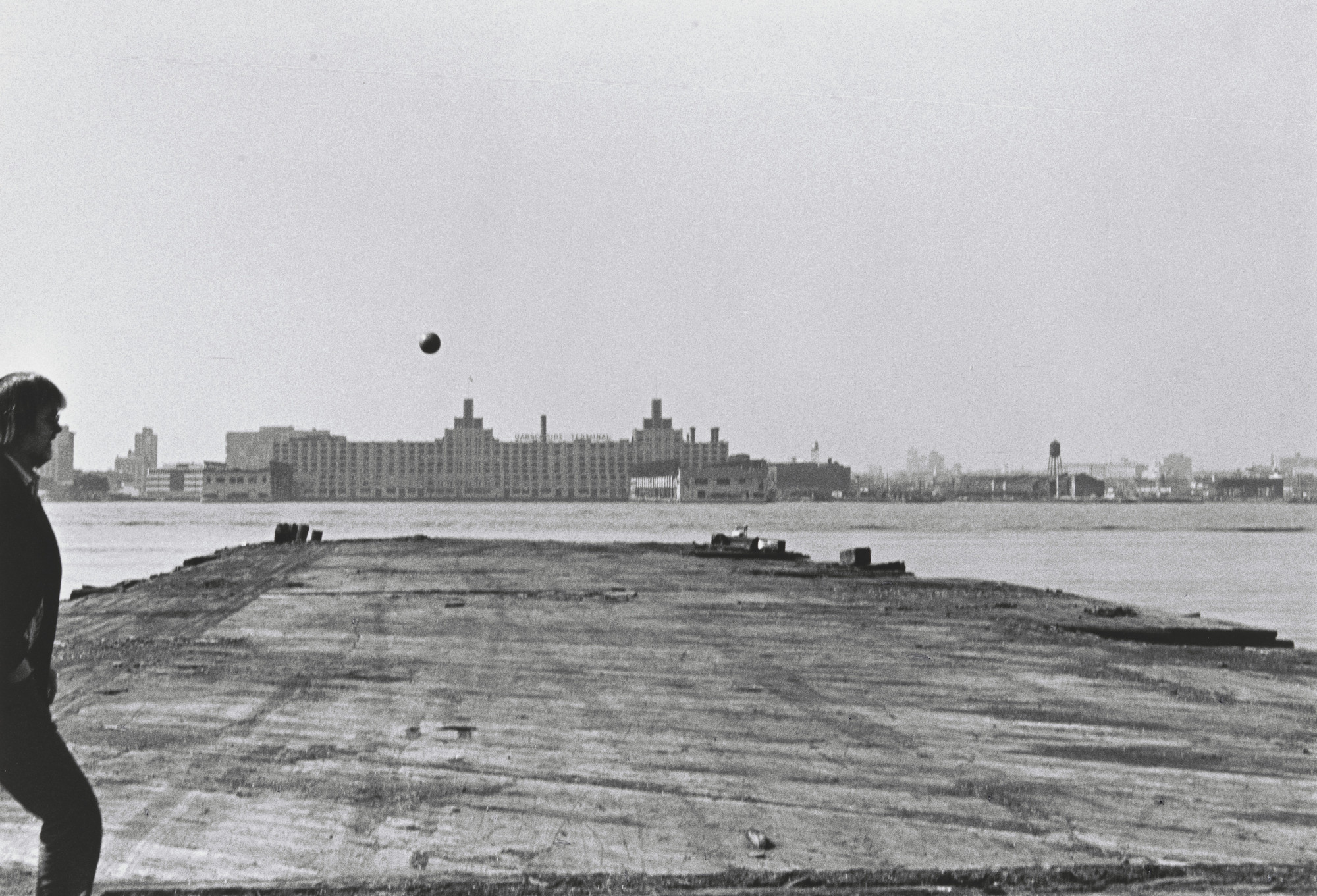 John Baldessari, Harry Shunk, János Kender. Centering Bouncing Ball. 1971