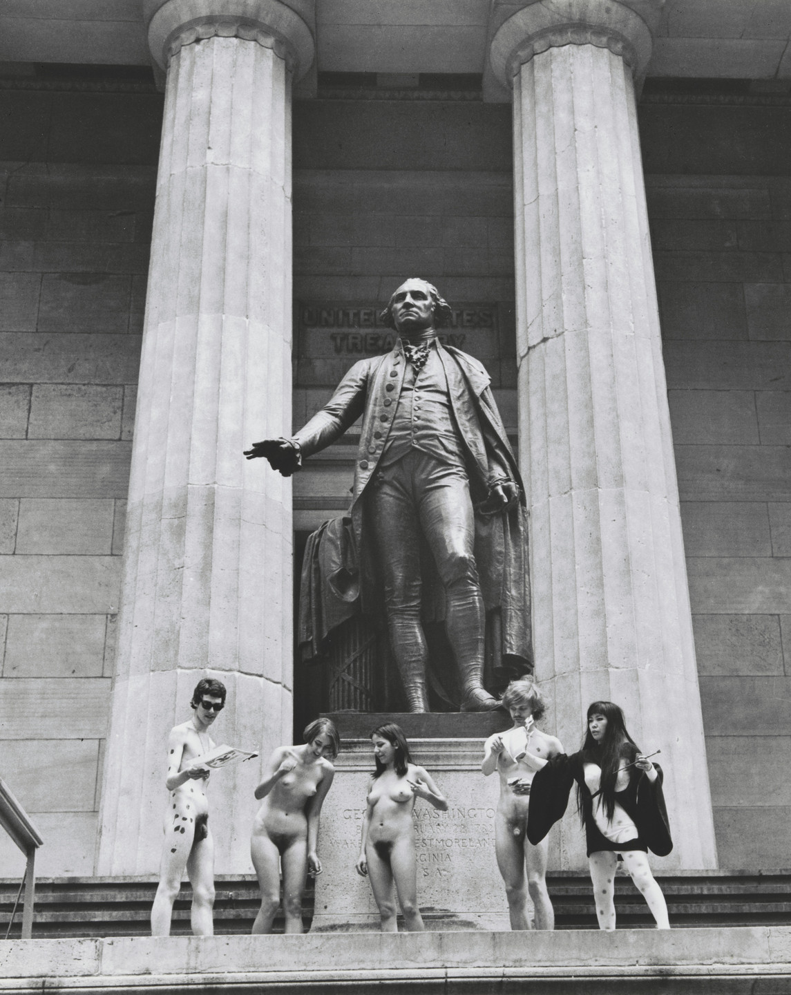 Yayoi Kusama, Harry Shunk, János Kender. The Anatomic Explosion, New York. 1968