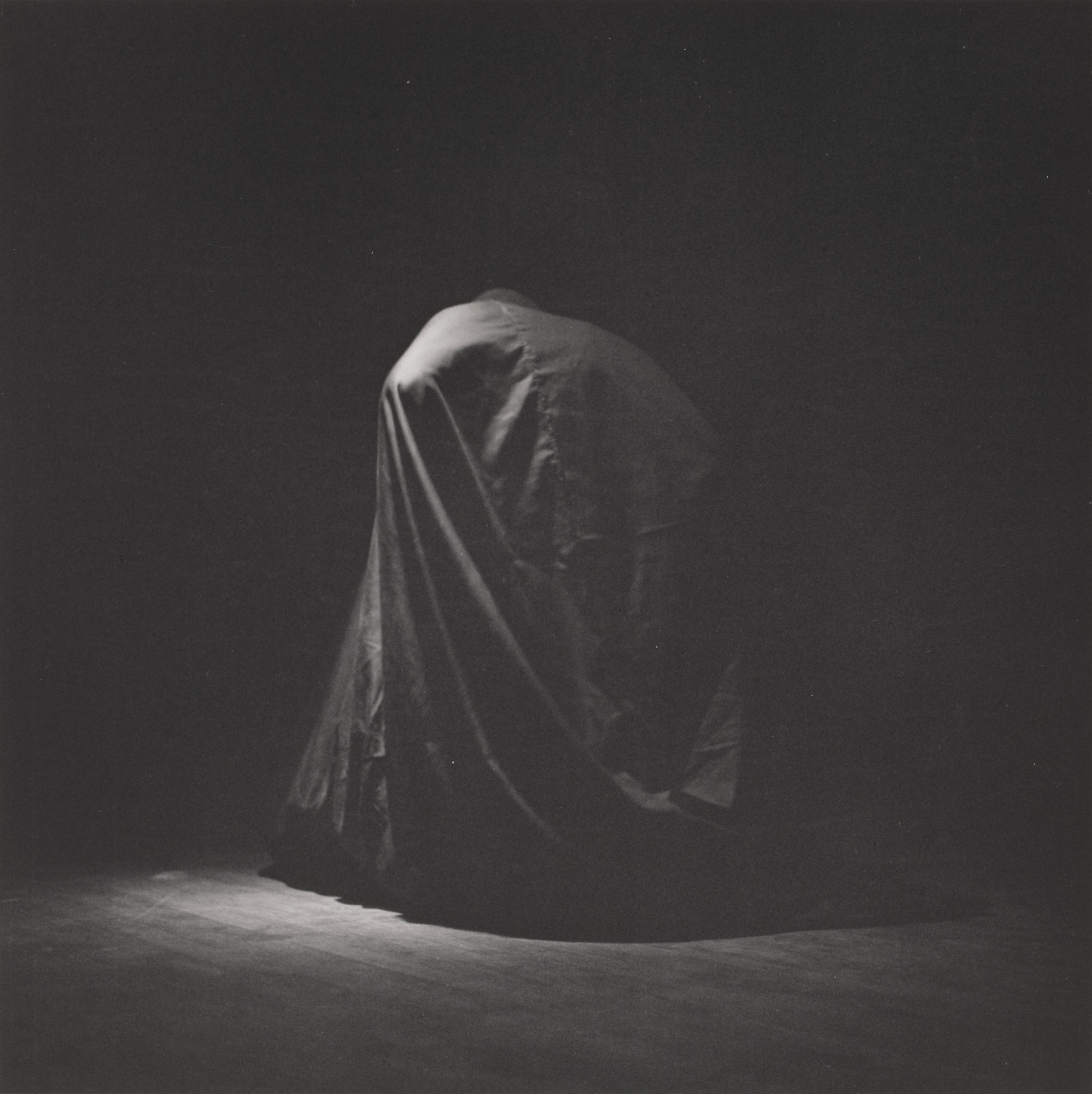 Yoko Ono. Bag Piece (1964), performed during Perpetual Fluxfest, Cinematheque, New York, June 27, 1965
