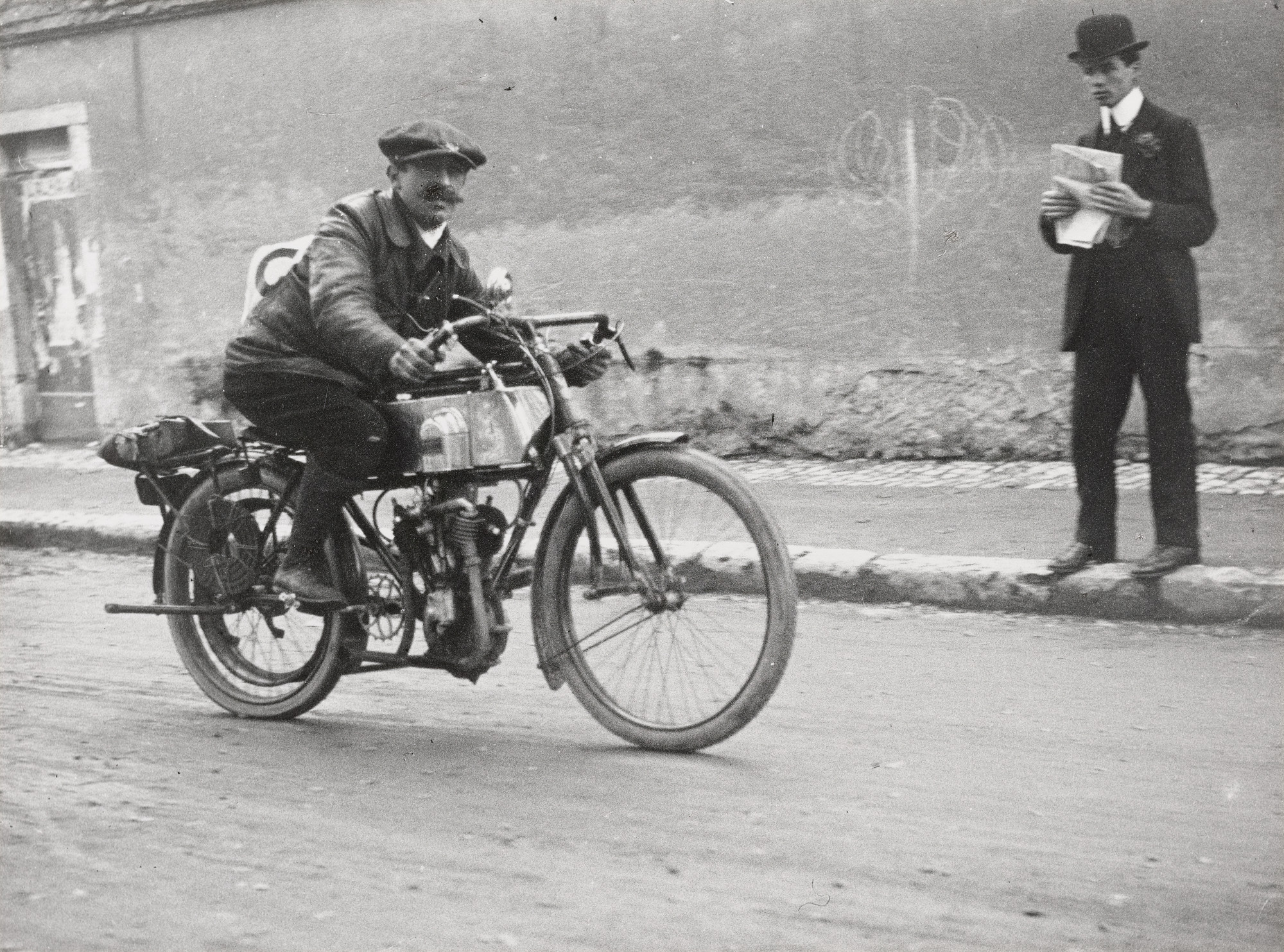Jacques-Henri Lartigue. Motorcycle