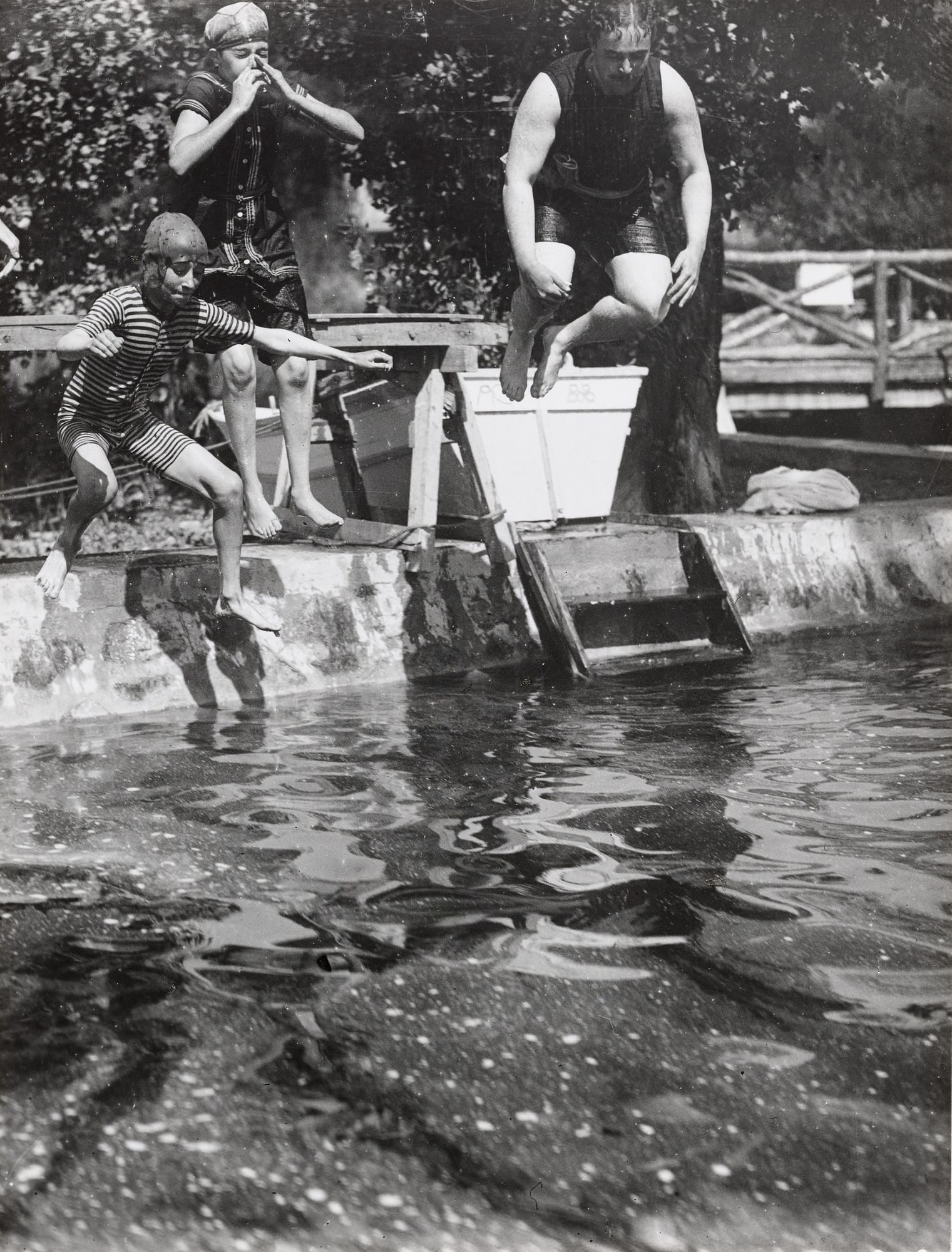 Jacques-Henri Lartigue. Andre, Renee and Jean Haguet, Château de Rouzat