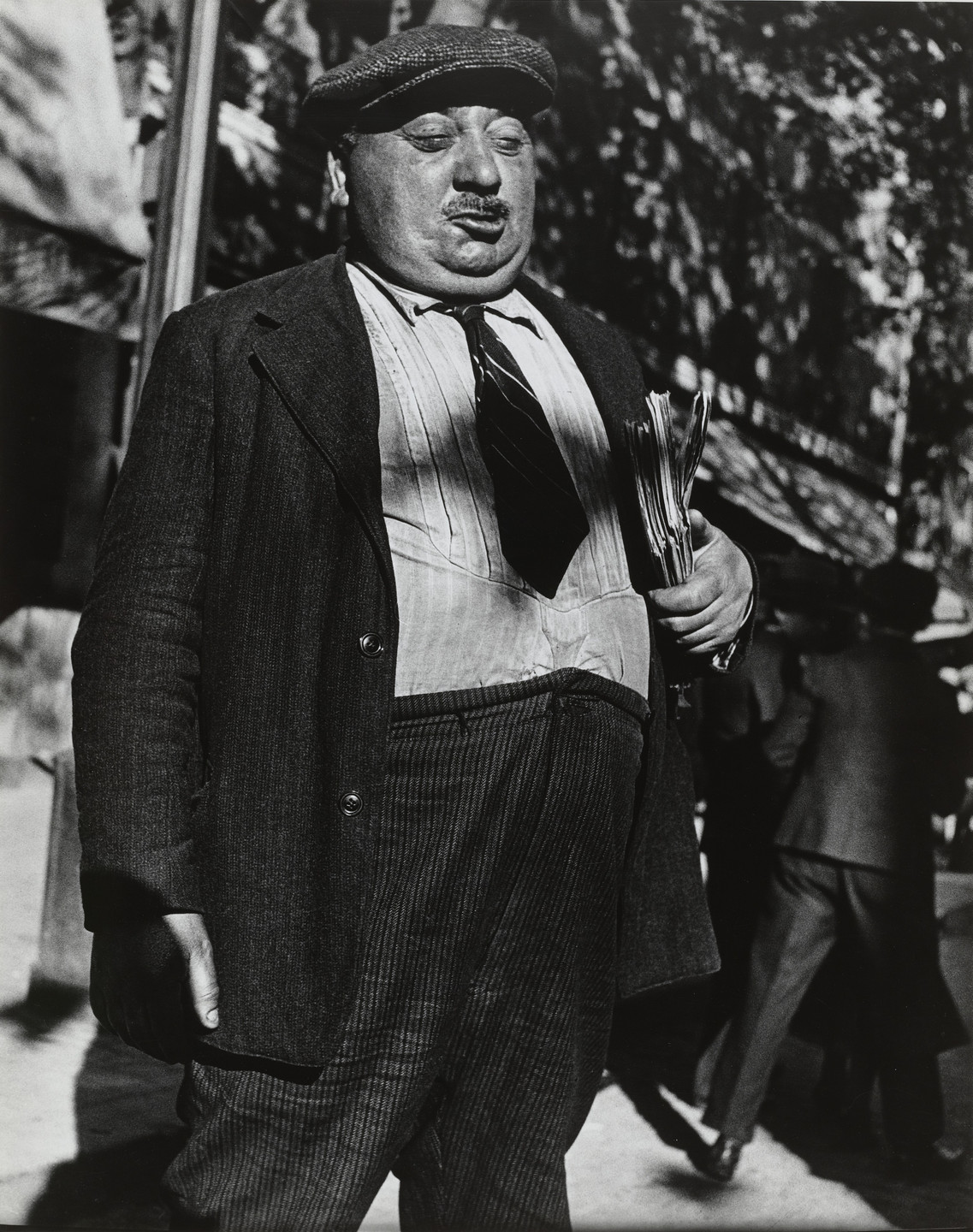 Lisette Model. Man with Pamphlets. 1938