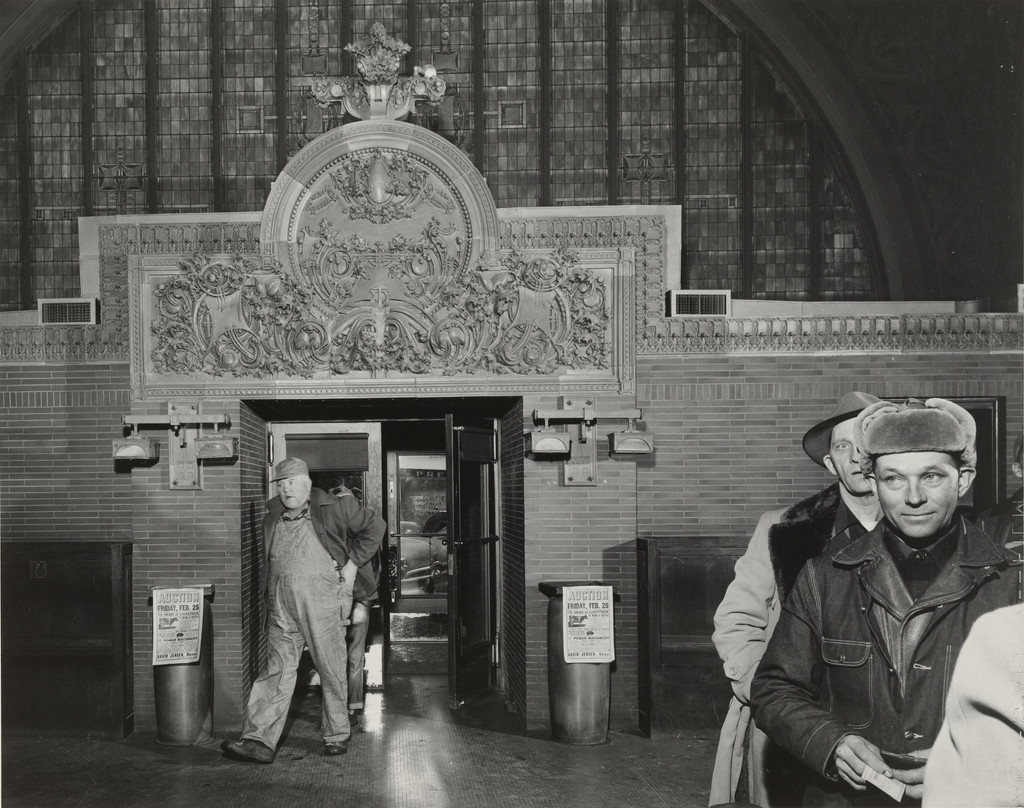 Owatonna Bank, Banking Room