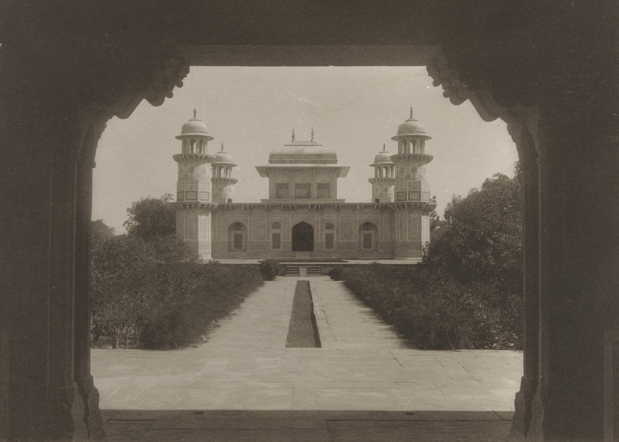 Adolf De Meyer. Tomb of I&#39;timād-ud-Daulah. 1900