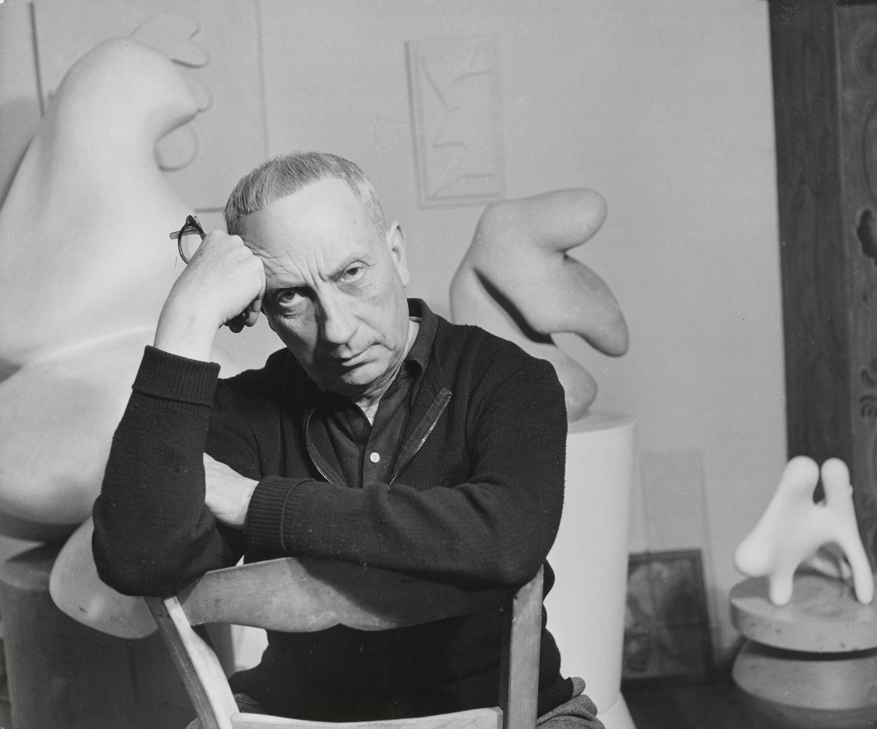 Emmy Andriesse. Hans Arp. 1948