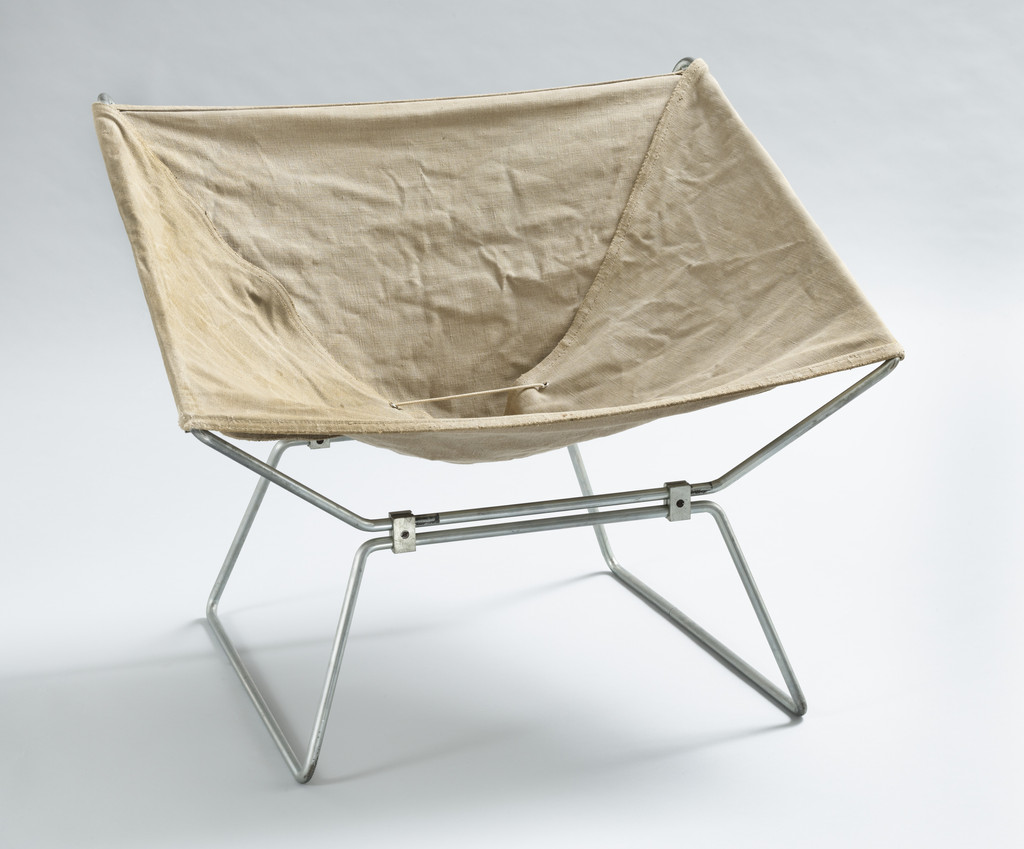 Ring Armchair (model 273)
