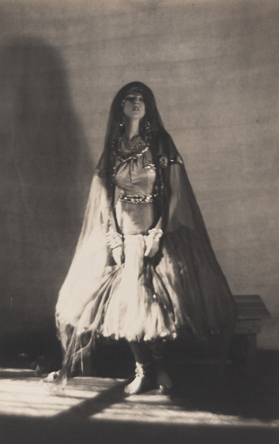 Adolf De Meyer. Ruth St. Denis. 1918