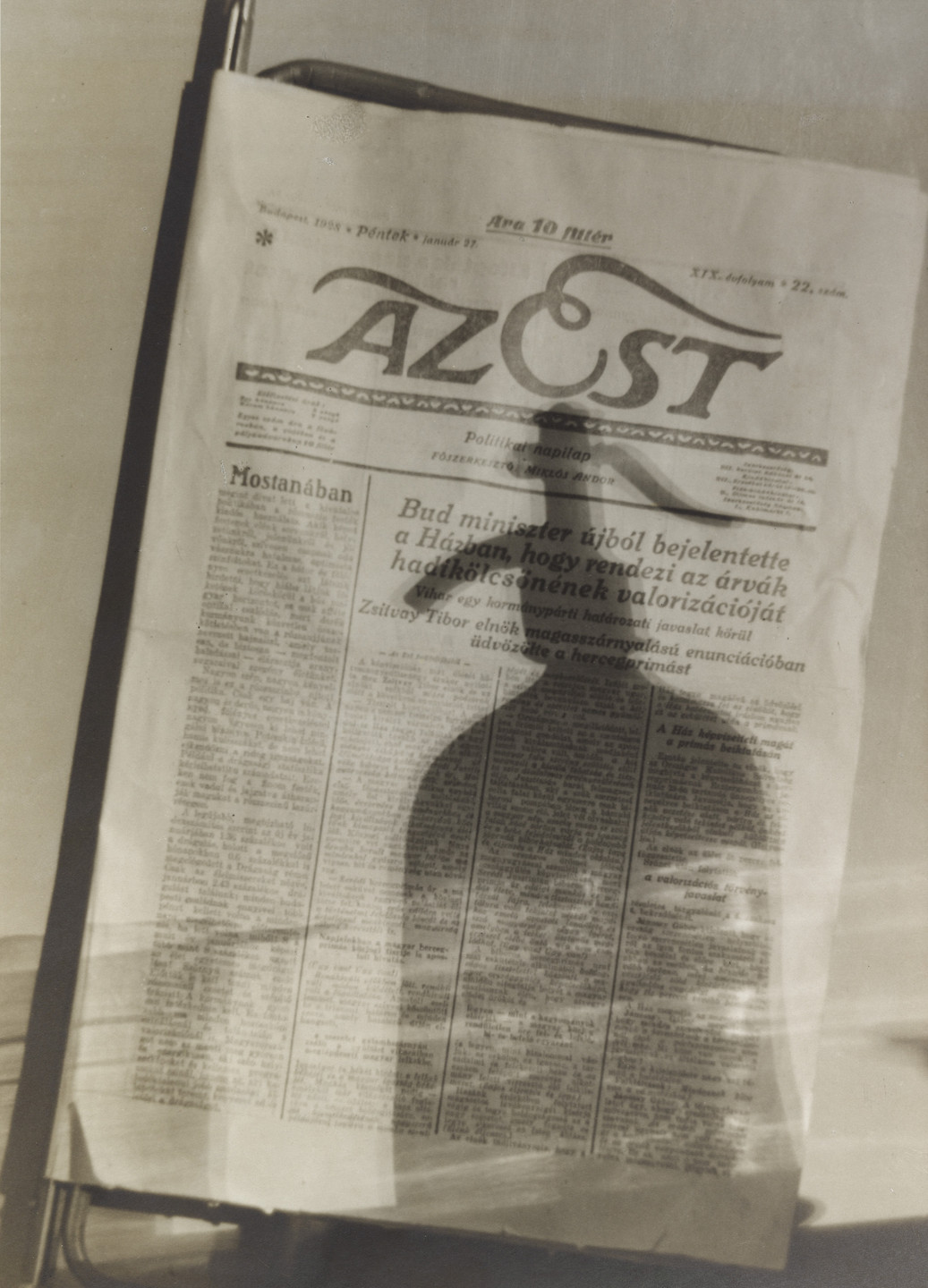 József Pécsi. Newspaper Propaganda. 1928