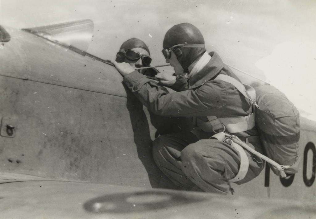 The Decisive Command from the Pilot to Jump