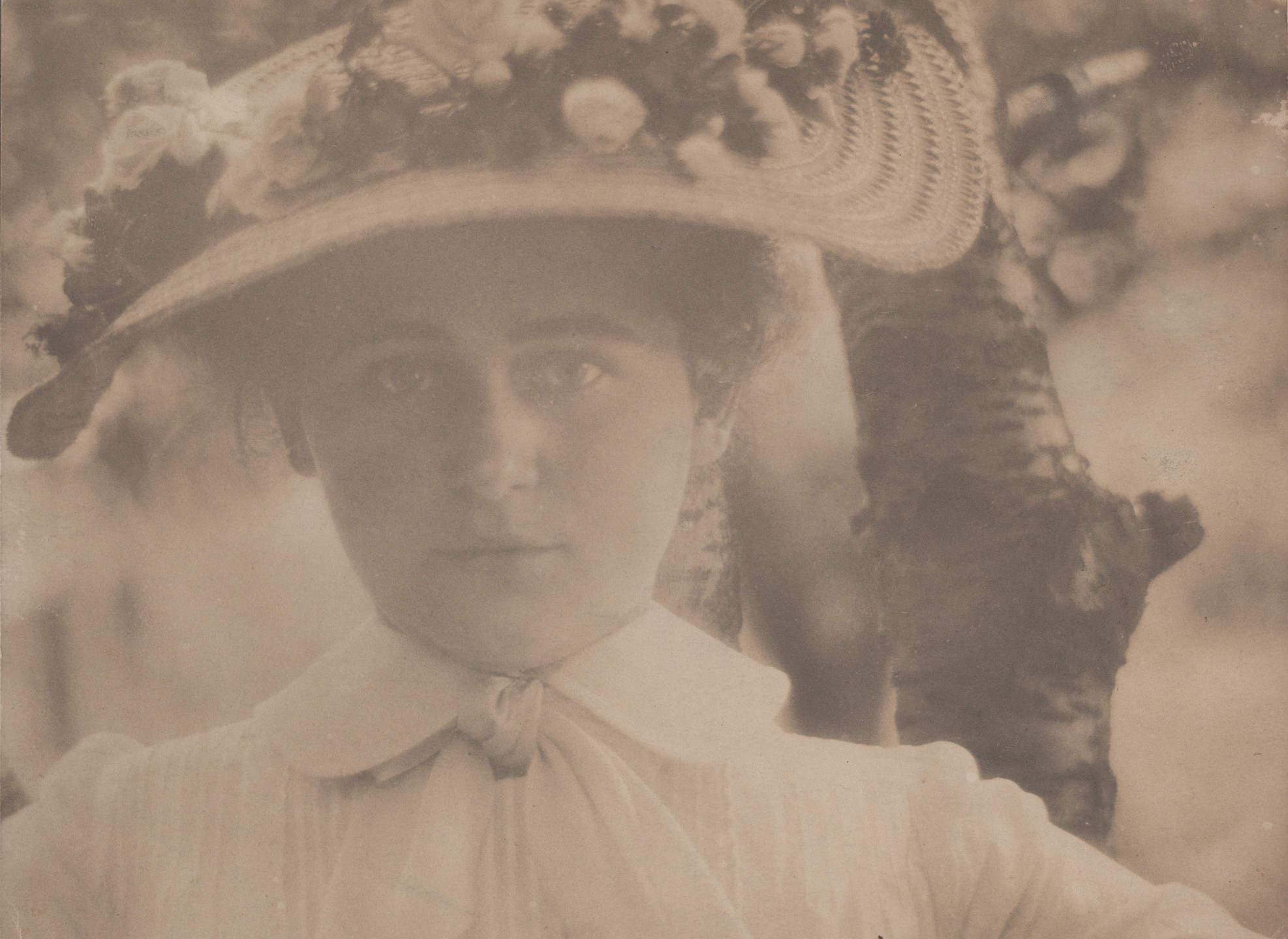 Edward Steichen. My Little Sister with the Rose-Covered Hat, Milwaukee. 1898