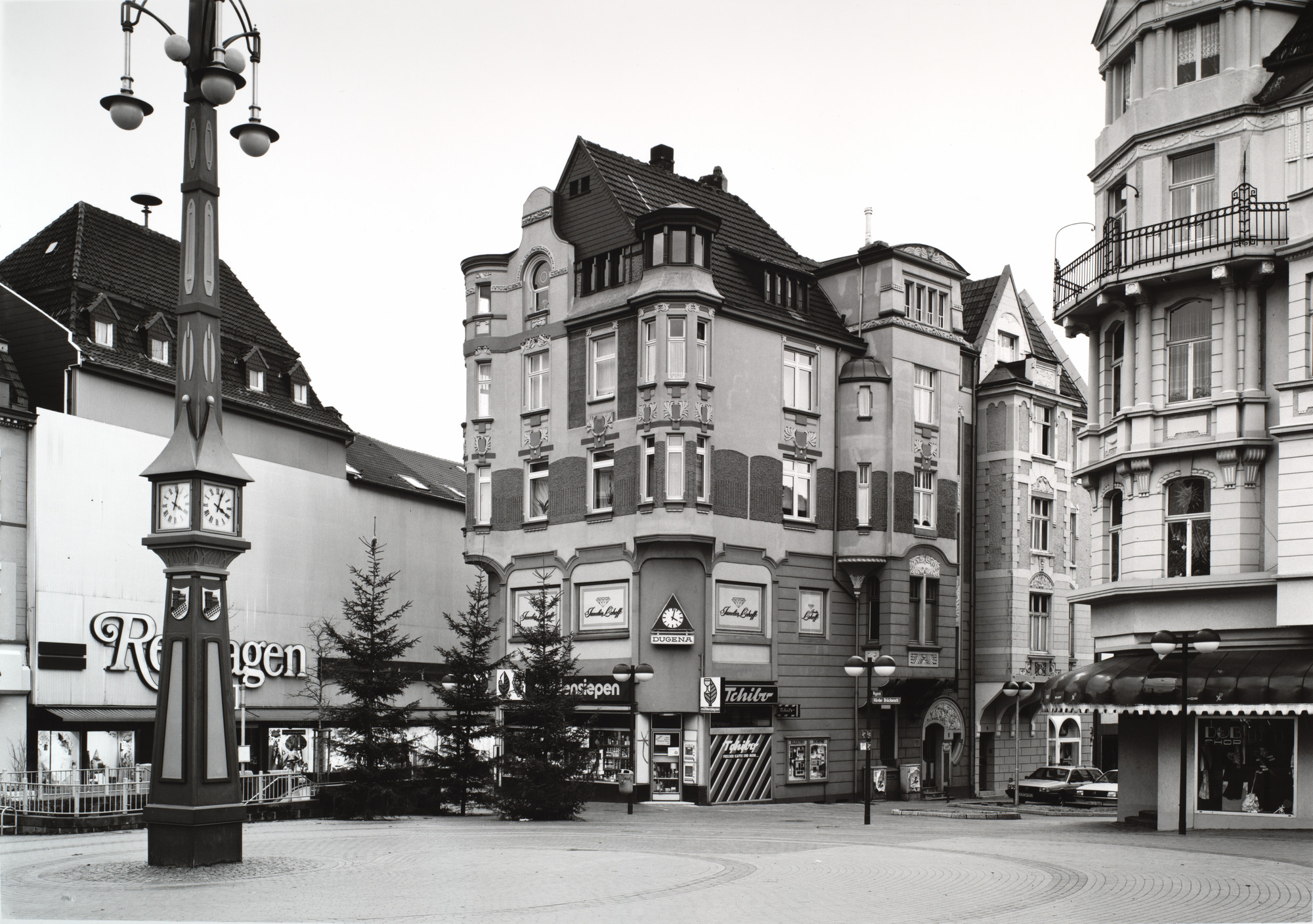 Thomas Struth. Hörder Brückenstrasse, Dortmund. 1986