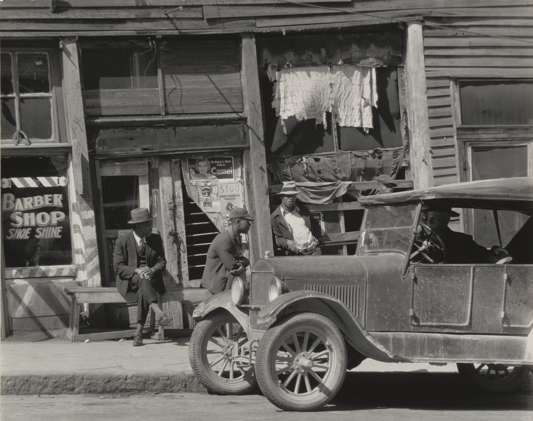 Walker Evans. Sidewalk in Vicksburg, Mississippi. 1936
