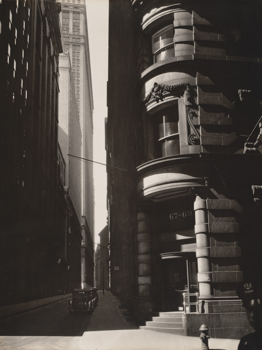 Berenice Abbott. Cedar Street from William Street, Manhattan. March 26, 1936