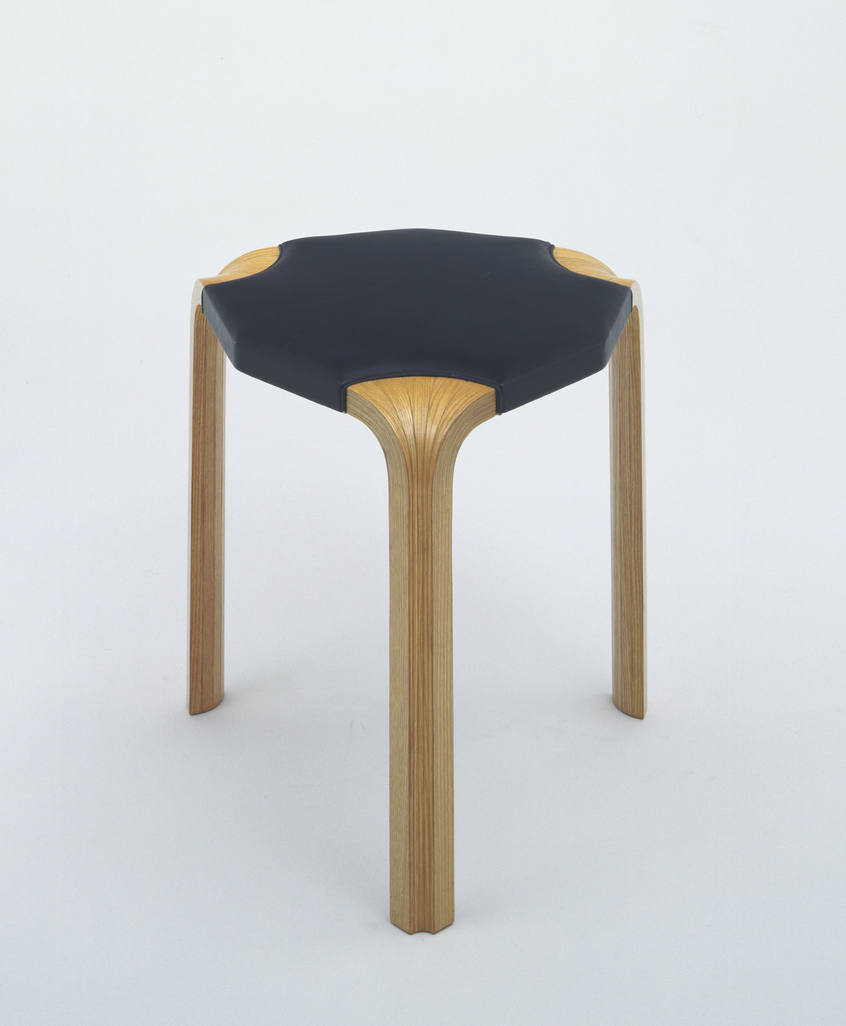 Alvar Aalto. Stool (model X600)