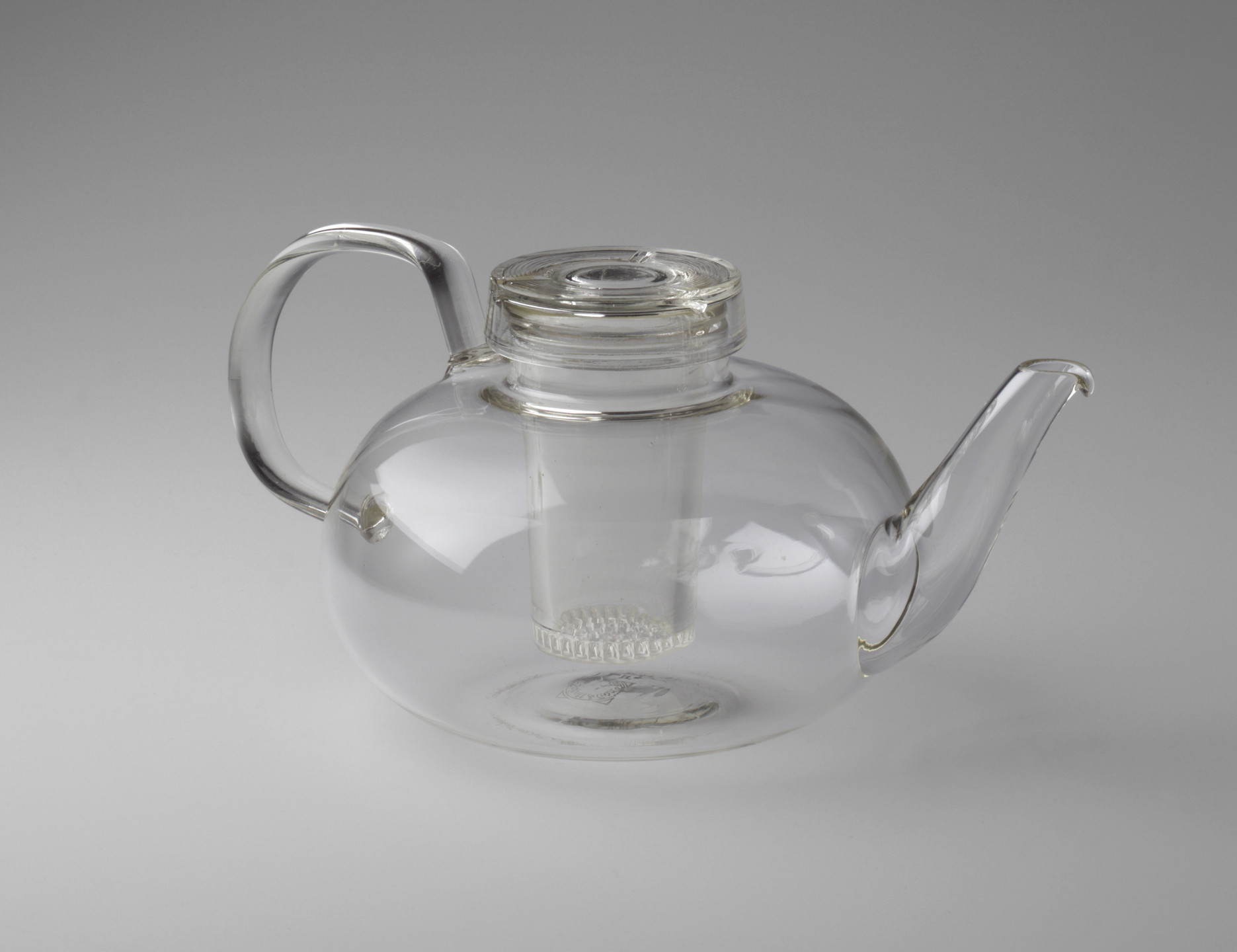 Wilhelm Wagenfeld. Teapot. 1932 | MoMA