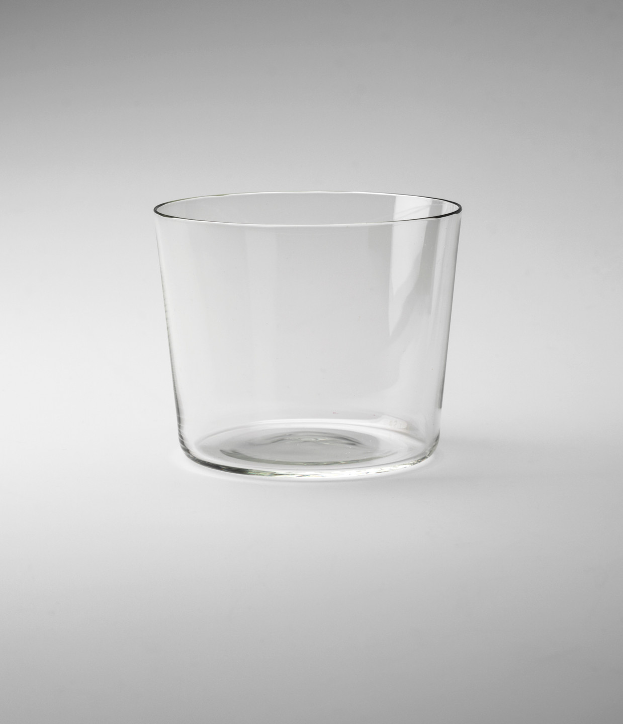 Vera Lisková. Tumbler. 1947