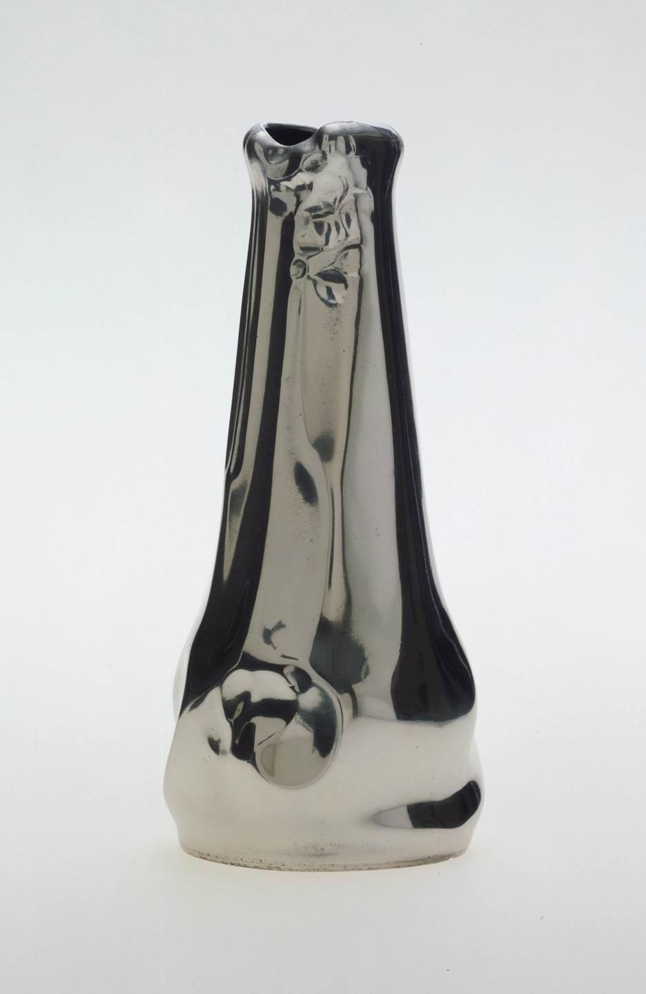Hugo Leven. Vase. c. 1902
