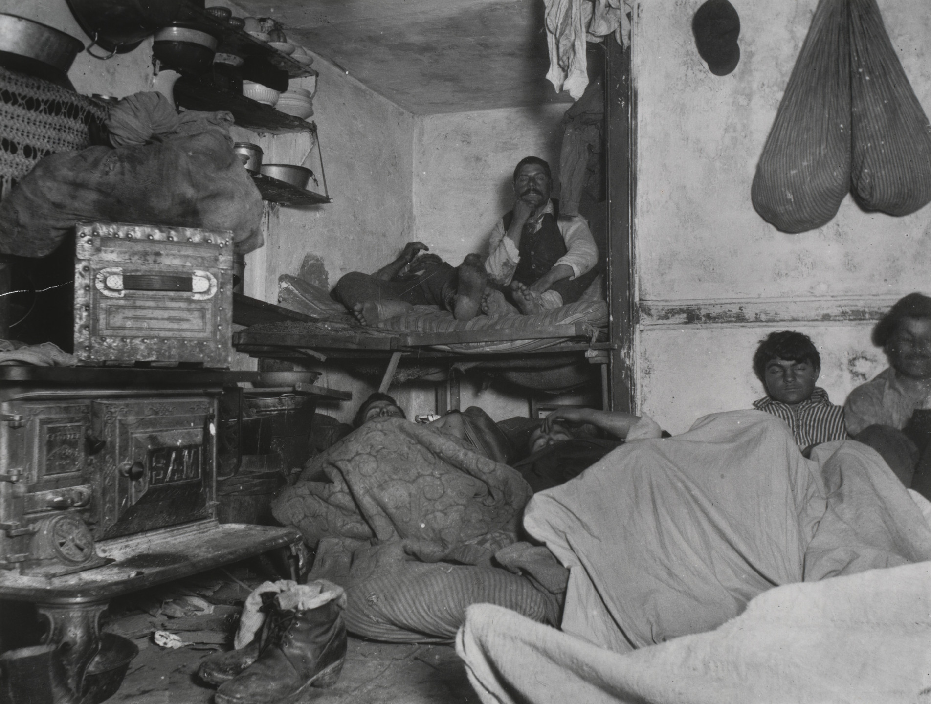 Jacob August Riis. Lodgers in Bayard Street Tenement, Five Cents a Spot. 1889