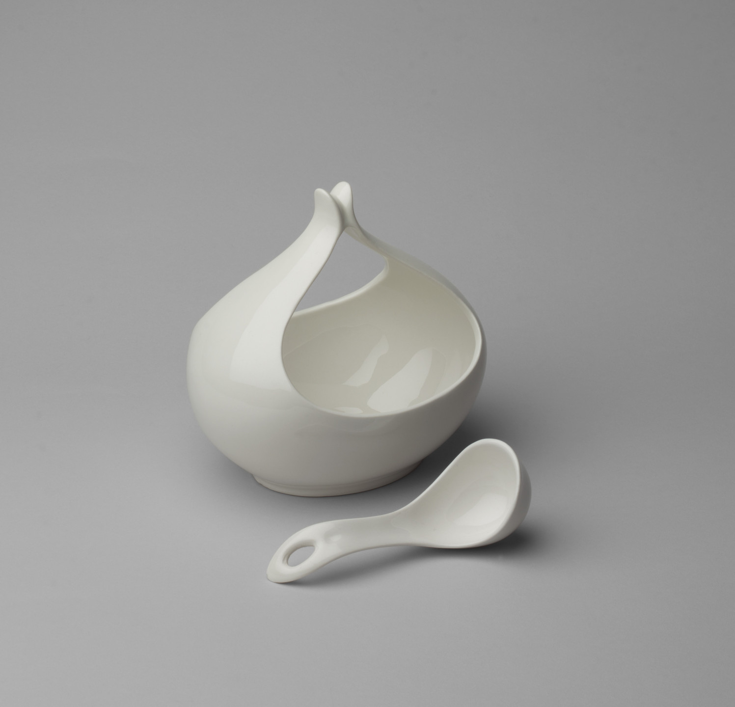 Eva Zeisel. Hallcraft/Tomorrow&#39;s Classic Sauce Boat with Ladle. c. 1949-50