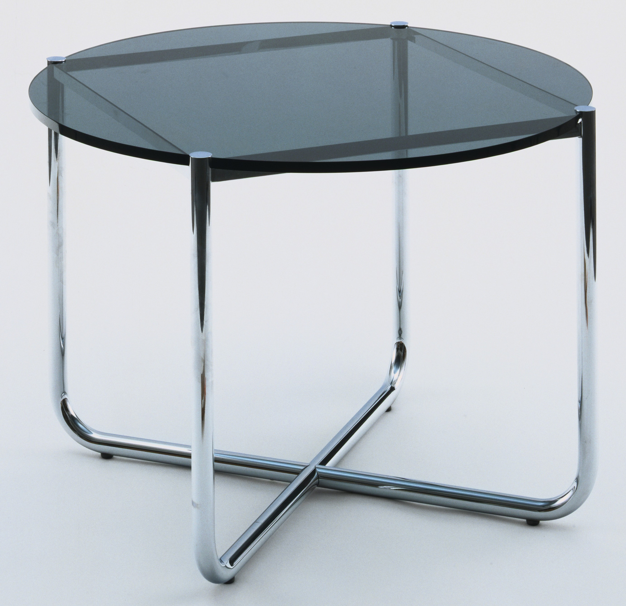Mies Coffee Table / Barcelona Table Knoll : Renowned architect ludwig mies van der rohe mentored a young florence knoll while she was a student at illinois institute of technology.